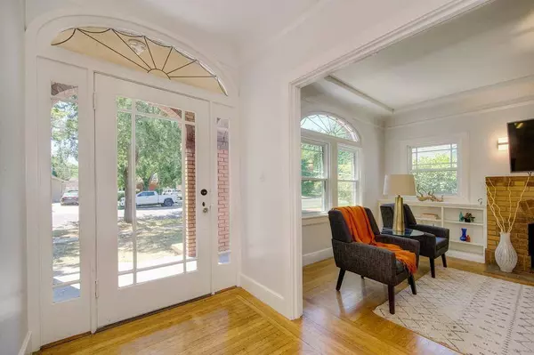 3933 T ST, Sacramento, CA 95819