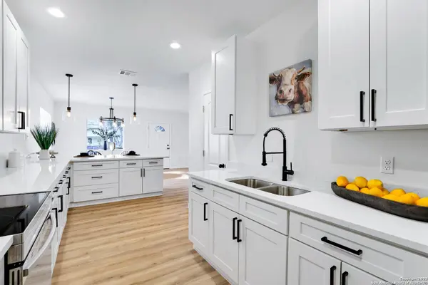 524 CURTISS AVE, Schertz, TX 78154-1915