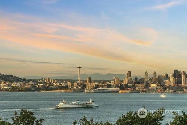 1544 Palm AVE SW #C, Seattle, WA 98116