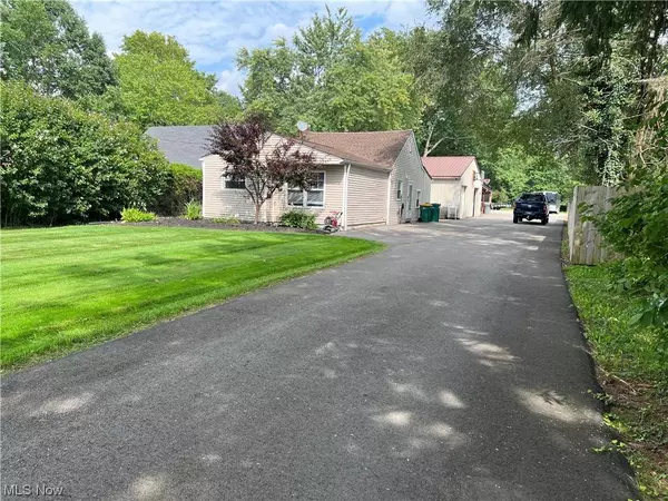 7559 Macedonia RD, Bedford, OH 44146