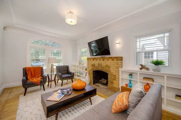 3933 T ST, Sacramento, CA 95819