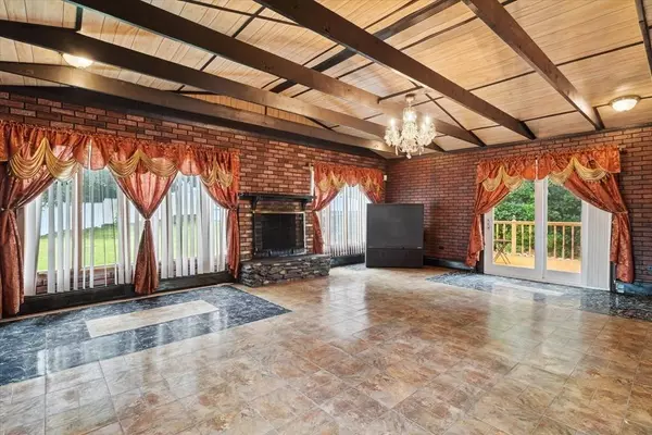 60 Granite St, Fitchburg, MA 01420