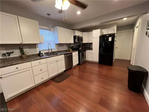 7559 Macedonia RD, Bedford, OH 44146