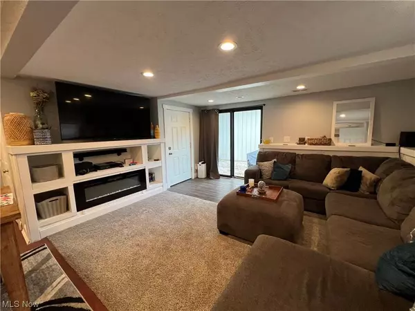 7559 Macedonia RD, Bedford, OH 44146