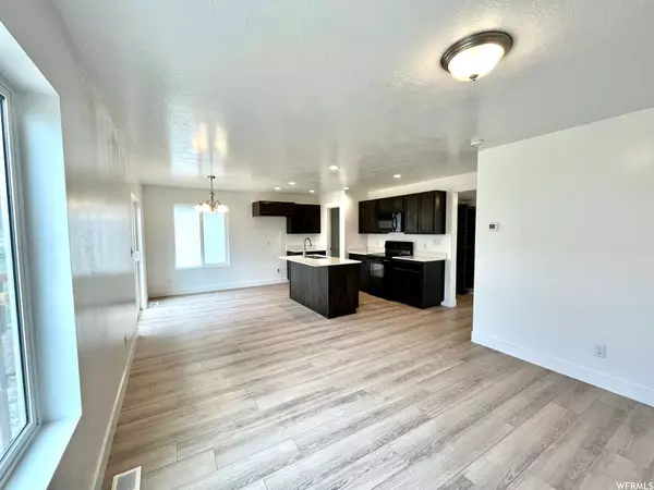 1937 S FREESTONE BLVD, Santaquin, UT 84655