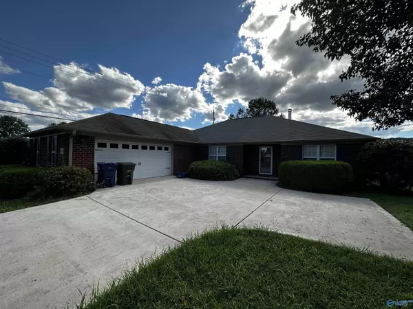 520 Wade Road SE, Owens Cross Roads, AL 35763