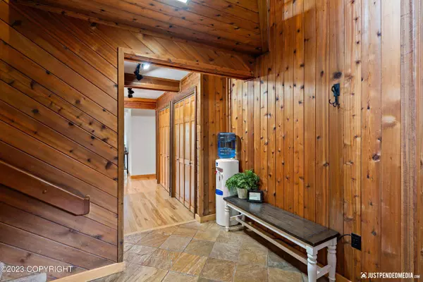 12216 Wilderness RD, Anchorage, AK 99516