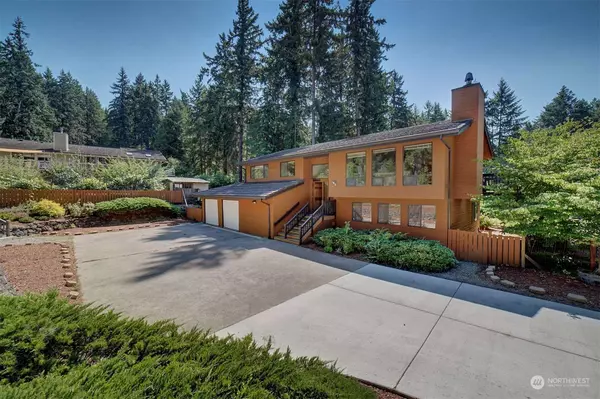 13930 Silven AVE NE, Bainbridge Island, WA 98110