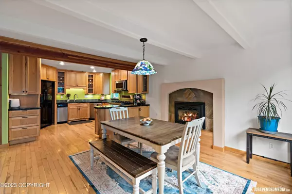 12216 Wilderness RD, Anchorage, AK 99516