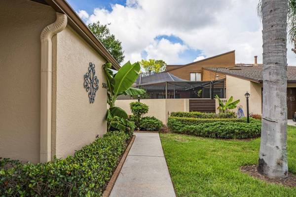 5016 UMBER WAY N, Tampa, FL 33624