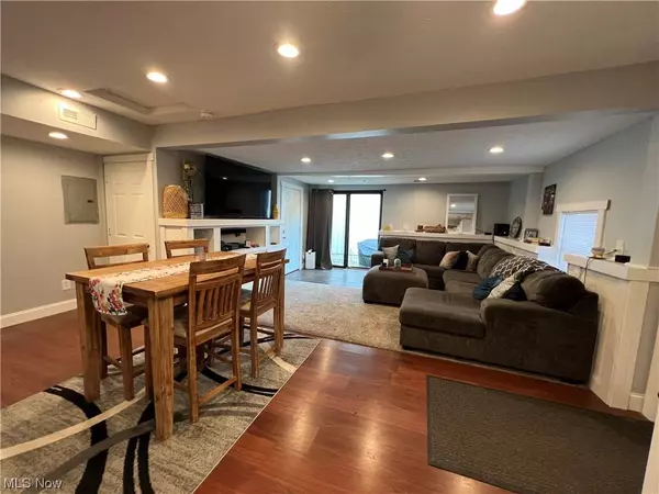 7559 Macedonia RD, Bedford, OH 44146