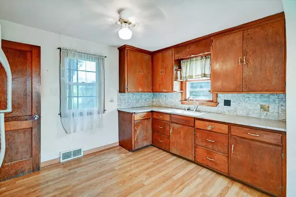 211 Commercial Street, Arlington, WI 53911