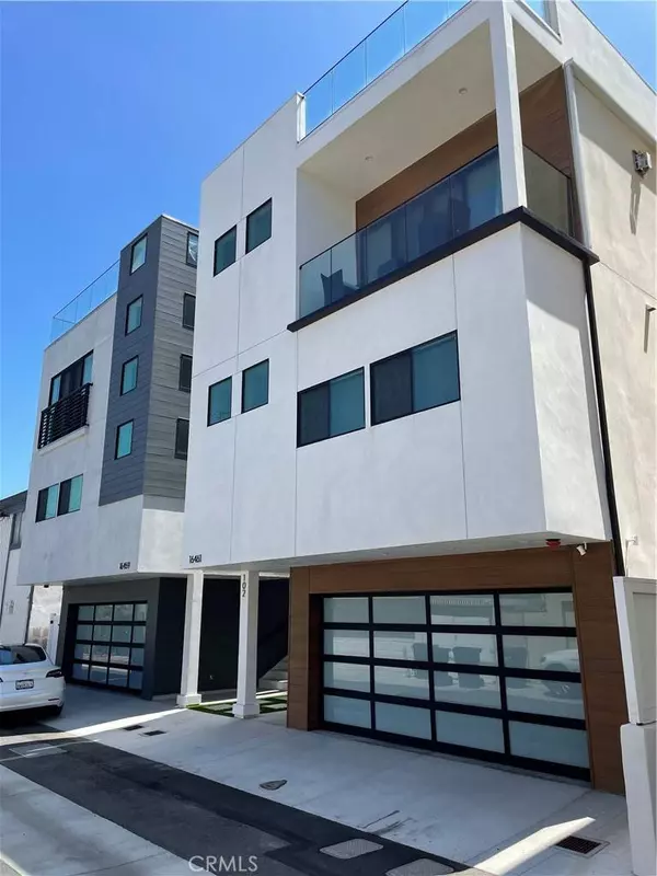 16461 24th ST #102, Huntington Beach, CA 90742