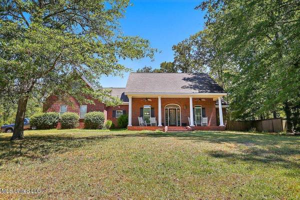 132 Rowan Oak Place, Terry, MS 39170