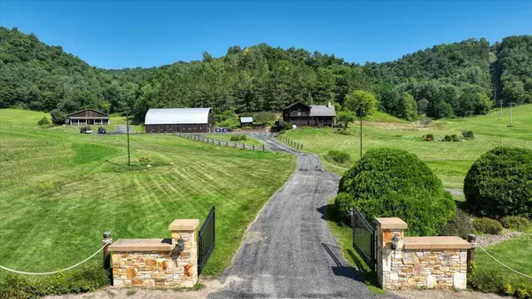 2286 N Lonesome Valley Ln, Bergen, WI 54658