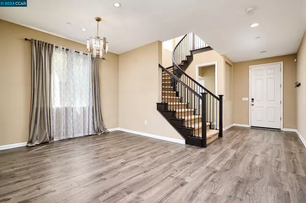 1748 Palacio Dr, Pittsburg, CA 94565