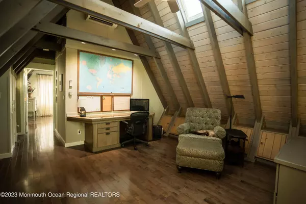 37 Egbert Street, Bay Head, NJ 08742