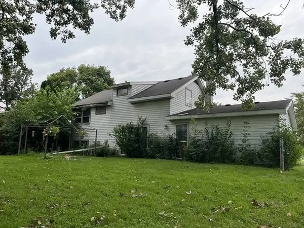 223 Lee LN, Bolingbrook, IL 60440