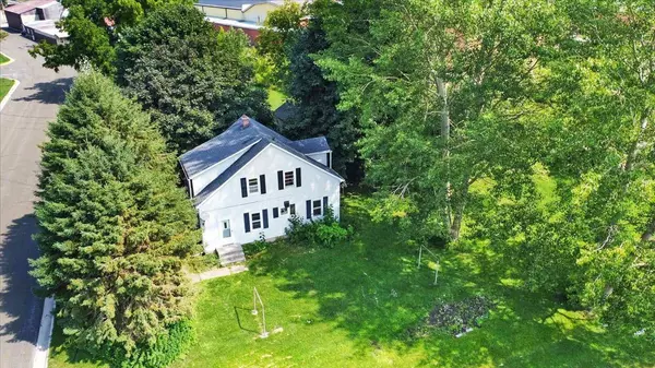 211 Commercial Street, Arlington, WI 53911