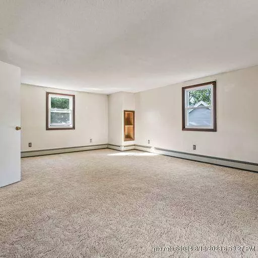 2 Hanson Drive, Topsham, ME 04086