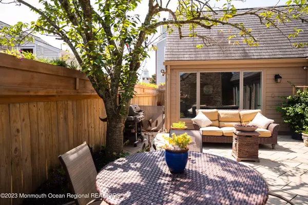 37 Egbert Street, Bay Head, NJ 08742