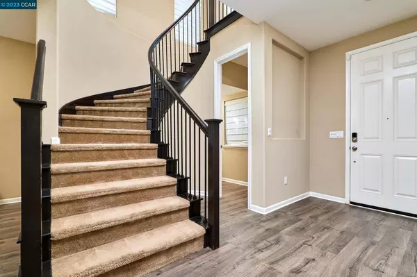 1748 Palacio Dr, Pittsburg, CA 94565