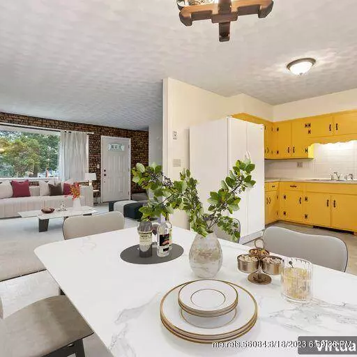 2 Hanson Drive, Topsham, ME 04086