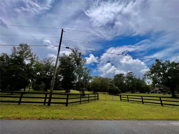 1820 E KICKLIGHTER RD, Lake Helen, FL 32744