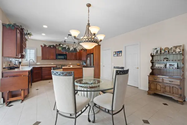 841 Wingfoot Drive, North Aurora, IL 60542