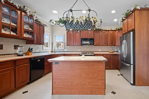 841 Wingfoot Drive, North Aurora, IL 60542