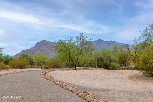 7375 N Wanda Vista Way, Tucson, AZ 85704