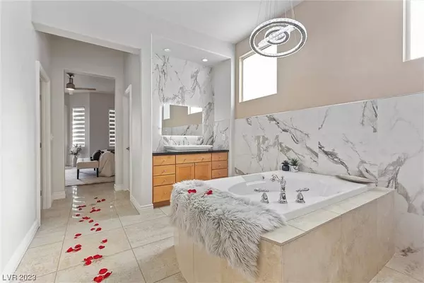 2809 Soaring Peak Avenue, Henderson, NV 89052