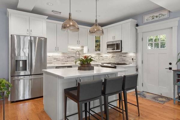 106 Bridge St #3, Salem, MA 01970