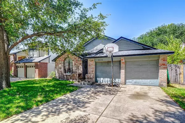 8635 Spring Green DR, Houston, TX 77095