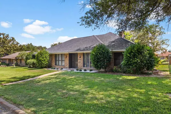 516 Brookwood Drive, Mount Pleasant, TX 75455