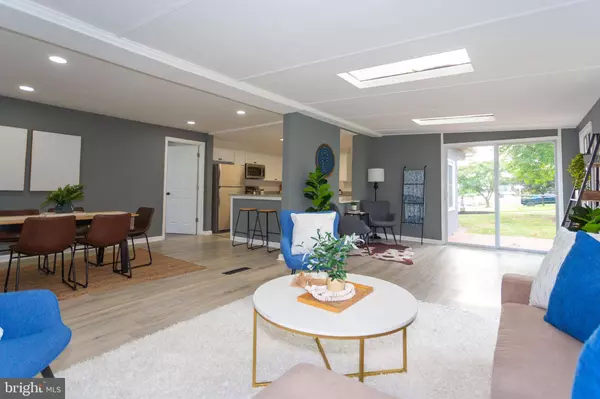 905 HAUF AVE, Essex, MD 21221