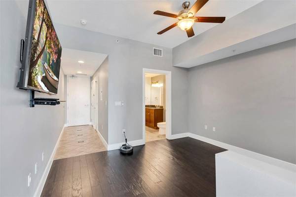 101 S EOLA DR #1107, Orlando, FL 32801