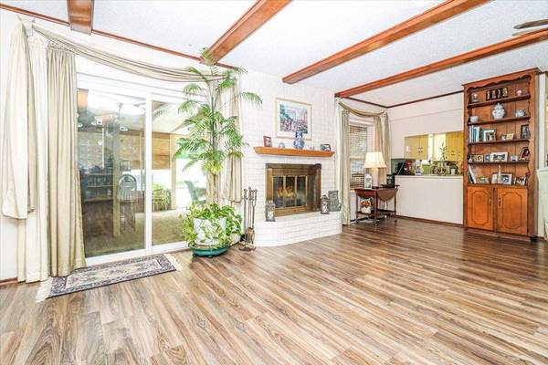 1816 Park Hill Drive, Arlington, TX 76012