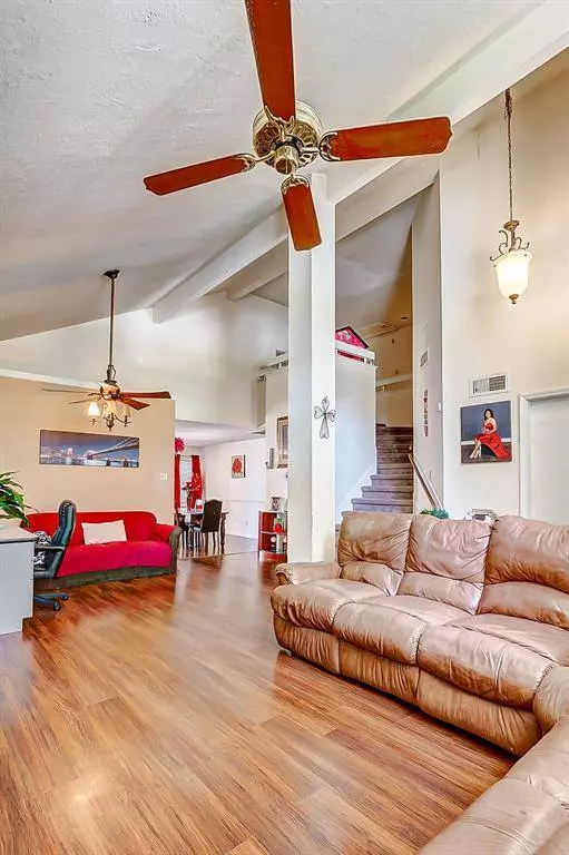 8631 Spring Green DR, Houston, TX 77095