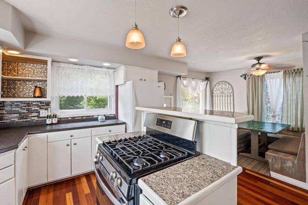 1895 Manton ST, Maplewood, MN 55109