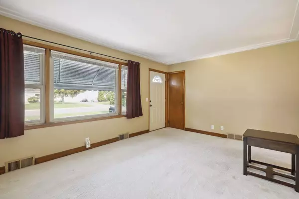 8029 2nd AVE S, Bloomington, MN 55420