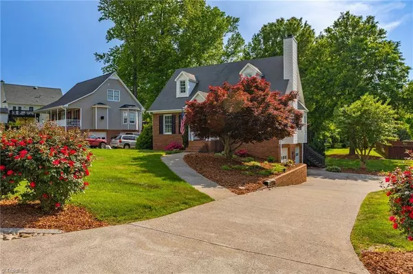 4036 Glenn Knoll CT, Winston Salem, NC 27107