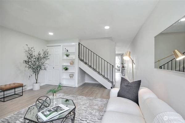 7812 196th ST SW #B4, Edmonds, WA 98026