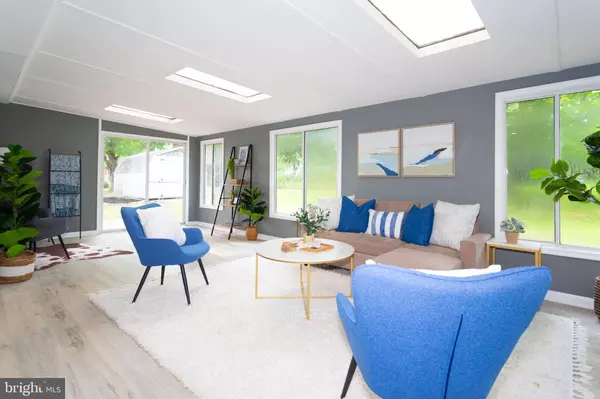 905 HAUF AVE, Essex, MD 21221