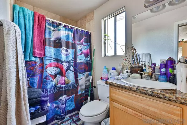 201 Twin Oaks Ave #8, Chula Vista, CA 91910