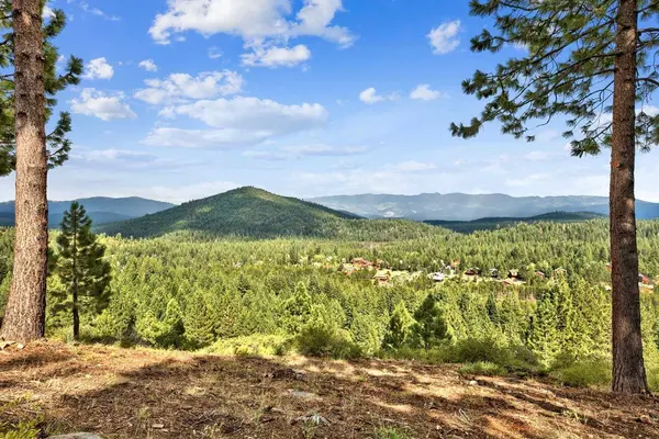 12881 Pinnacle Loop, Truckee, CA 96161