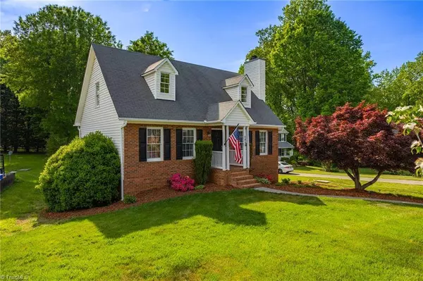 4036 Glenn Knoll CT, Winston Salem, NC 27107