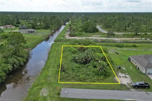 472 Genoa AVE S, Lehigh Acres, FL 33974