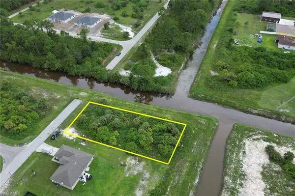 472 Genoa AVE S, Lehigh Acres, FL 33974