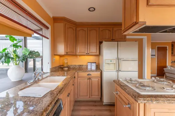 10 Athens CT, Seaside, CA 93955